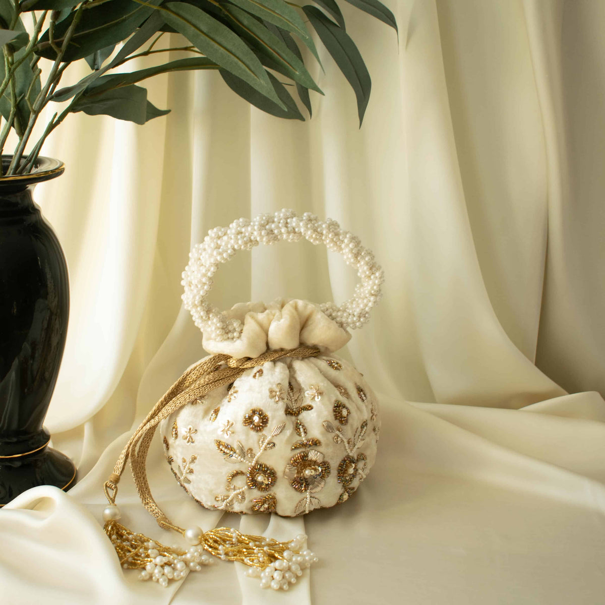Peony Potli Bag (Cream Velvet)