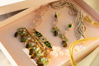 Arushi Kundan Jewellery Set