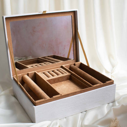 PRE-ORDER - Aashna Trousseau Box
