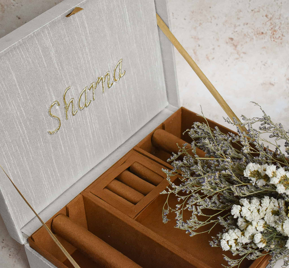 PRE-ORDER - Taj Mahal Trousseau Box (Ivory)