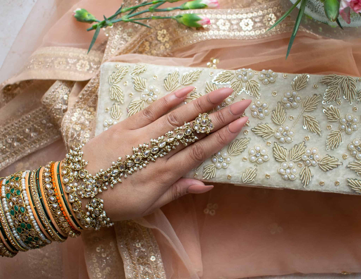 PRE-ORDER - Chaya Bangle Box (Cream Velvet)