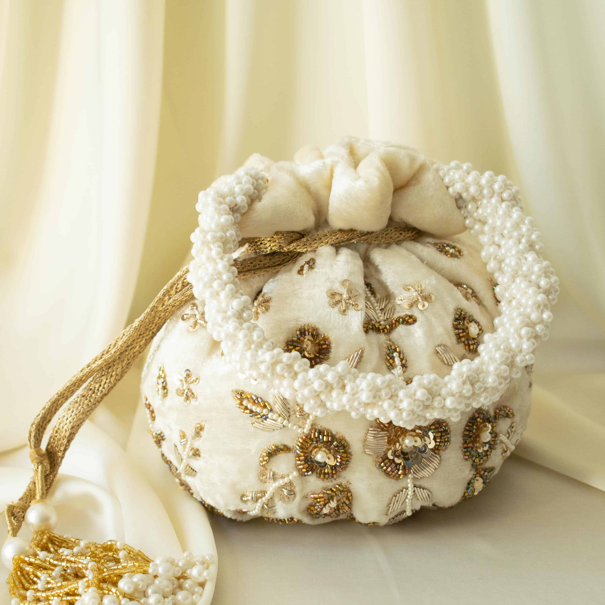 Peony Potli Bag (Cream Velvet)