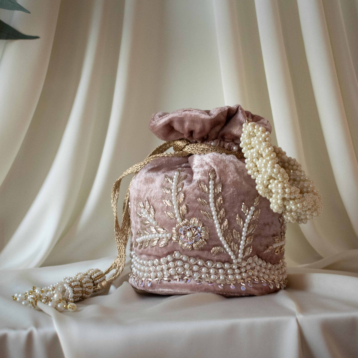 Leylani Potli Bag (Dusky Pink Velvet)